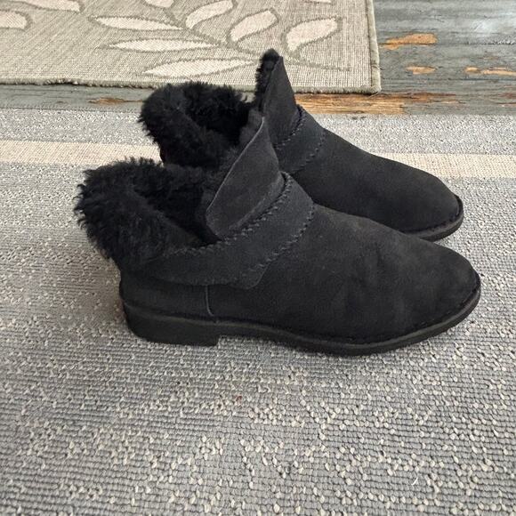 UGG MCKAY BOOTIES BLACK  SUEDE LEATHER SHEEPSKIN STYLE 1012358 WOMEN SIZE 10 10 - Picture 4 of 12
